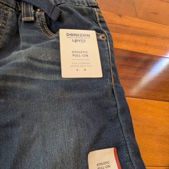 Levi's Jeans (5T) NWT - Picture 3 of 4